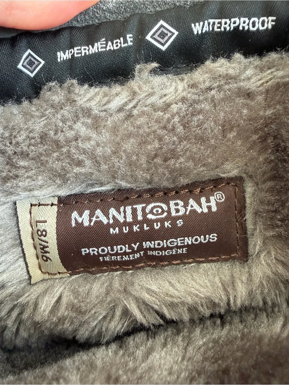 Manitobah Mukluks half mukluk women's 8 / men's 6 waterproof real fur charcoal